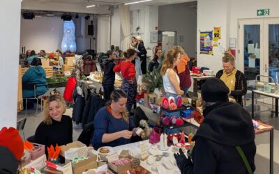 KAPUZINER Weihnachtsmarkt mit Drag Bingo: Ein Abend voller Vielfalt und Solidarität